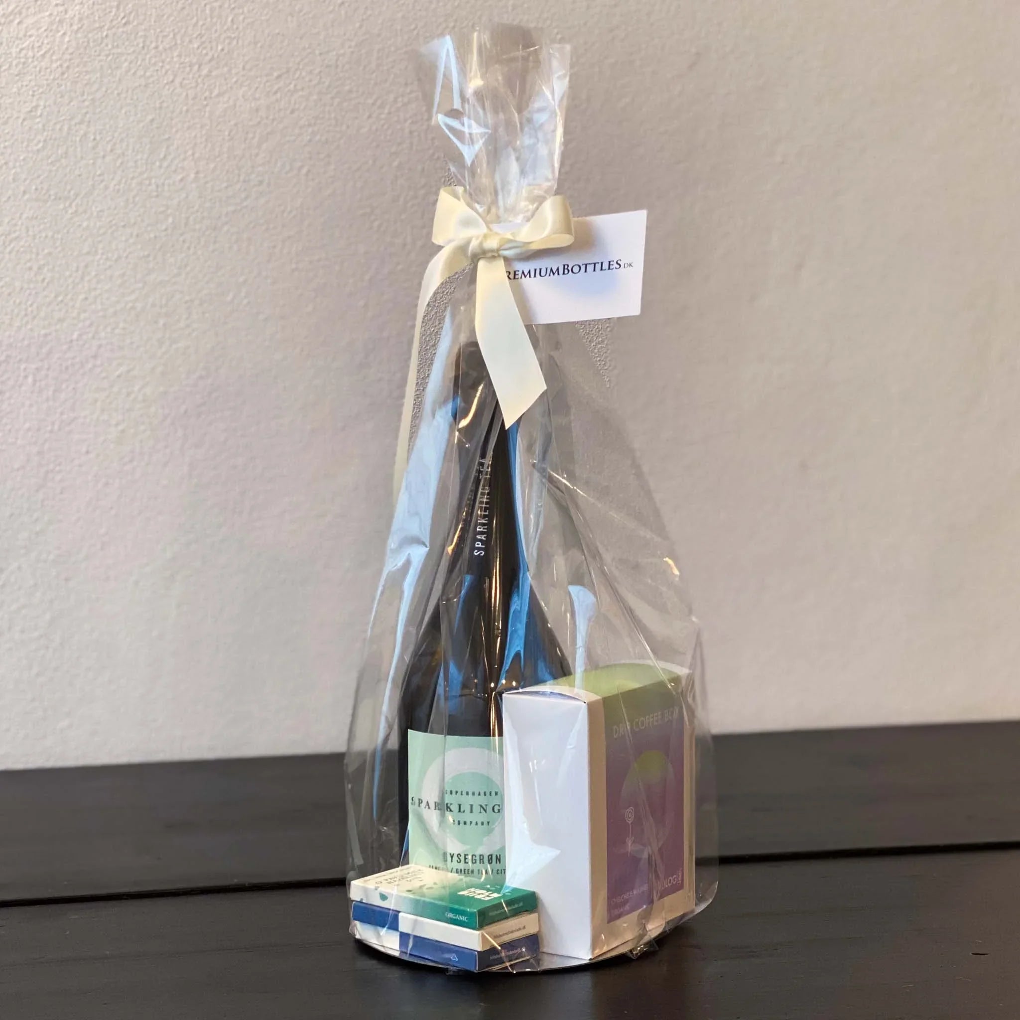 The Art Of Gifting Alkoholfri: Copenhagen Sparkling Tea Lysegrøn gavepose - PremiumBottles