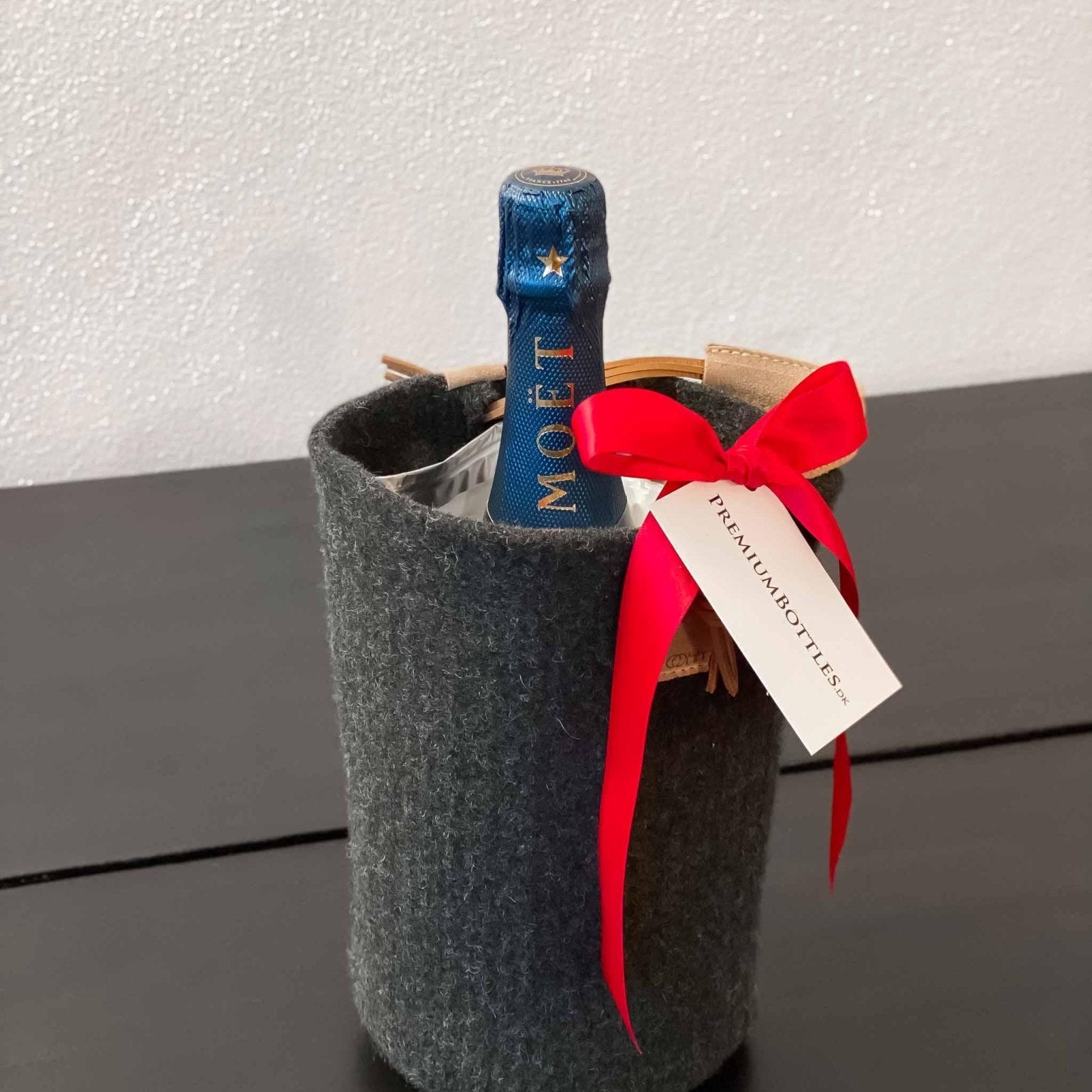 The Art Of Gifting Moët & Chandon Nectar Imperial i Zero Waste uld køler - PremiumBottles