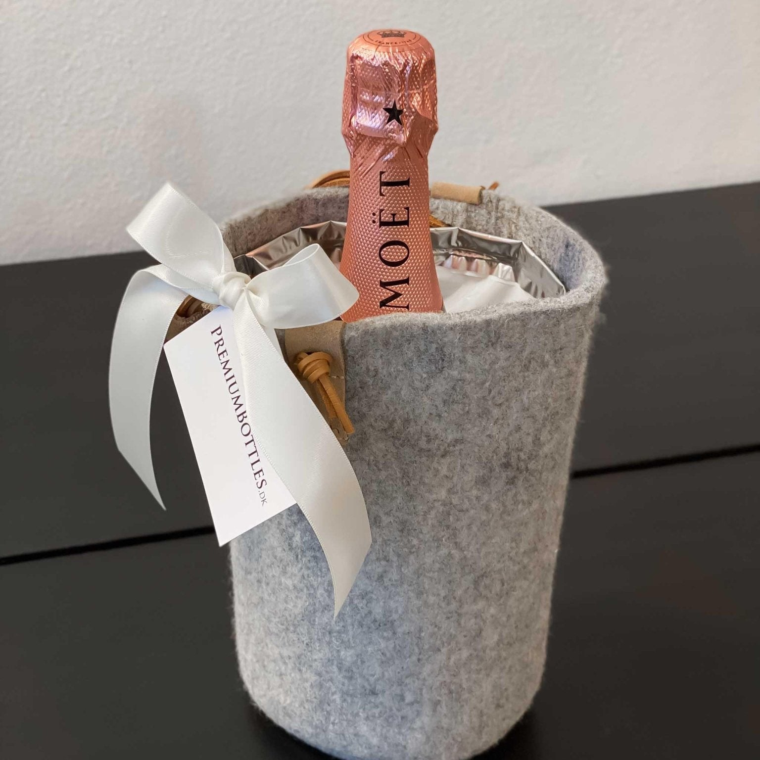 The Art Of Gifting Moët & Chandon Rosé Imperial i Zero Waste uld køler - PremiumBottles